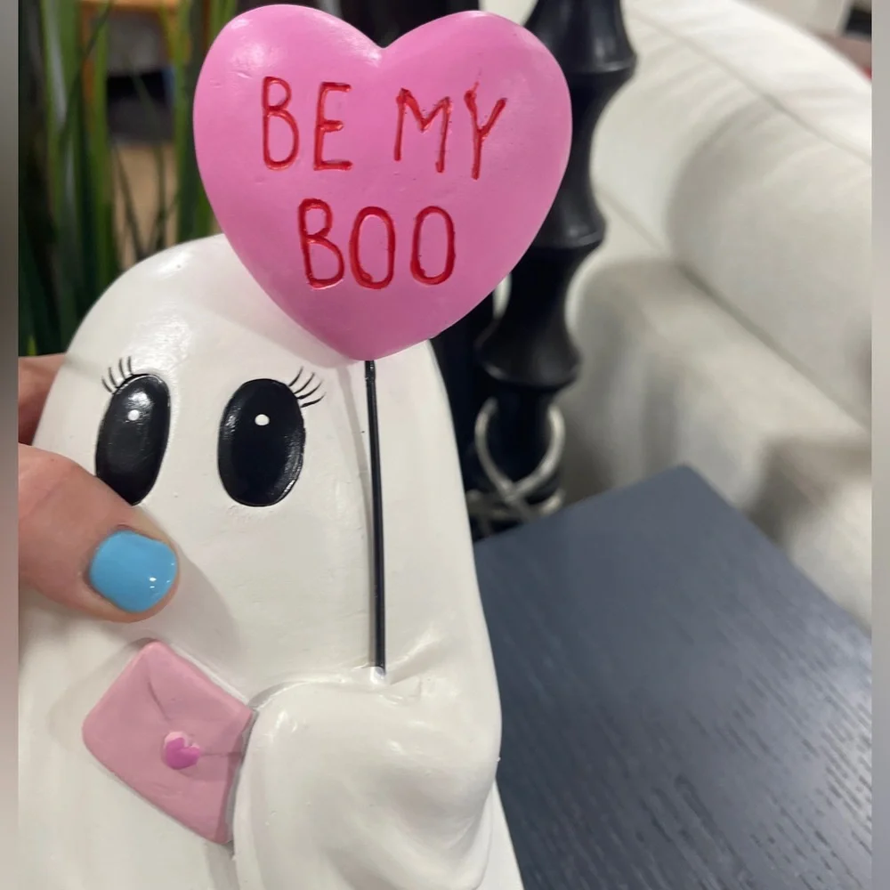 Halloween Ghosts girl with Pink Bow & Heart Balloon Be My Boo Resin Figure NWT - Picture 5 of 5
